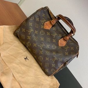 LOUIS VUITTON Monogram Speedy 30